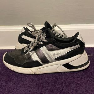 GIRLS BLACK AND WHITE SNEAKER